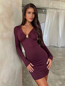 Aloruh Robe moulante mini à manches longues, décolleté plongeant avec décoration métallique sexy, prune, automne/hiver - Fushia - Voir 3