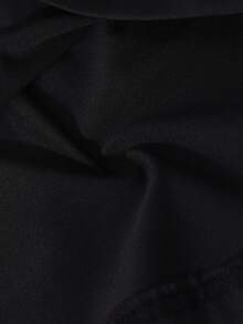 Conjunto de três peças com top sem mangas de gola alta para meninas adolescentes, com um colete de malha ajustado. Esta camiseta interior sólida e elástica é projetada para um ajuste personalizado e pode ser usada tanto como uma camada inferior quanto sozinha para estilos de sobreposição diários.