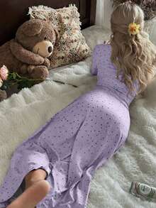 CottageSlumber Váy ngủ dài màu xám cổ chữ V xếp nếp viền vá màu đen họa tiết chấm bi - Nhiều màu - Xem 2