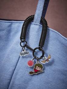 HARRY POTTER X SHEIN 哈利波特钥匙扣，弹性钥匙扣，亚克力材质，哈利波特粉丝和学生的绝佳礼物