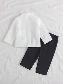 SHEIN 男婴立领短袖衬衫套装（2件套），带纽扣和贴袋，搭配松紧腰短裤，休闲复古宽松舒适套装，夏季新品 - 黑與白 - 查看 2