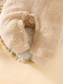 SHEIN 婴儿/幼儿男童可爱毛绒熊掌装饰长袖连体衣 - 杏色 - 查看 6