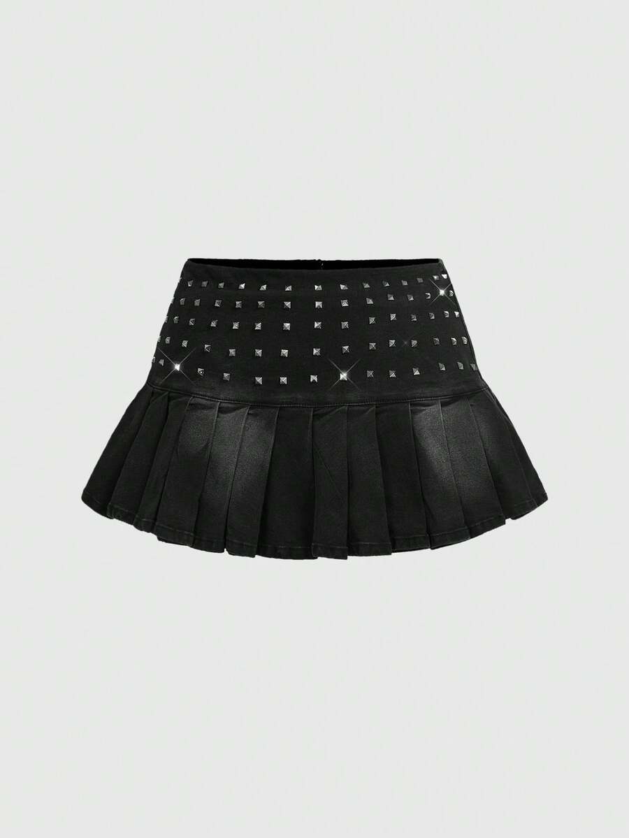 ROMWE Grunge Punk Minifalda de mezclilla con diseño de remaches, lavada y plisada, de estilo punk y sexy, para mujeres de talla grande - Negro - Ver 1