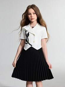 Maija Kids Maija Kids Conjunto informal de blusa de manga corta con decoración floral de color contrastante y minifalda para niña preadolescente - Blanco y Negro - Ver 1