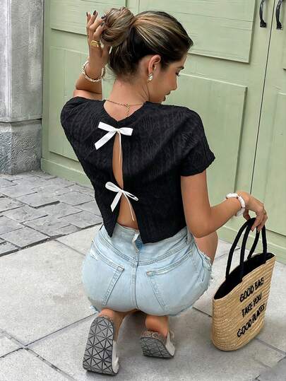 Serisse Women's Geometric Textured Crew Neck Short Sleeve Backless Bow Decor Casual T-Shirt