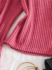 这款新款长袖露肩蝴蝶结上衣专为少女设计，现已上市。它舒适、时尚、优雅、甜美、可爱、活泼、独特，是女孩们日常穿搭的必备单品。另有女童骑行短裤套装、女童服装三件套、酷炫少女套装等可供选择。 - 粉色 - 查看 7