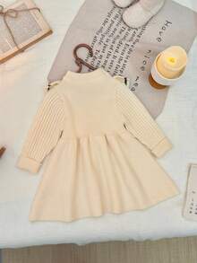 SHEIN Vestido de Tricô com Laço Decorativo Colorblock para Bebê Menina, Adequado para Outono/Inverno - Damasco - Visão 3