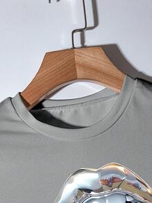Silver Lip Print Casual Slim Fit Cropped Round Neck T-Shirt - Grey - View 3