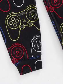 SHEIN Bộ đồ ngủ 2 món cho bé trai tuổi teen, thoải mái, in hình tay cầm chơi game, cổ tròn, tay dài và quần legging. - màu đen - Xem 9