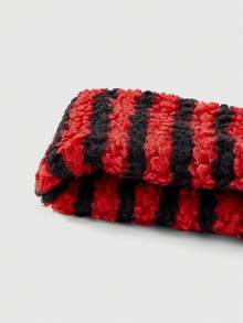 ROMWE Kawaii 1 pieza Bufanda cálida con diseño de cruz de hueso a rayas de estilo punk del milenio en negro y rojo, accesorio minimalista y de moda unisex adecuado para uso diario, escuela, citas, fiestas, compras, etc. - Negro rojo - Ver 4