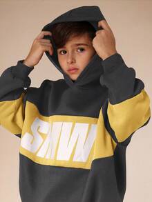 متعدد الألوان