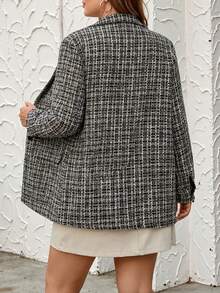 SHEIN LUNE Manteau ample à manches longues à carreaux pour femmes grandes tailles avec poches utilitaires, décontracté. Manteau d'hiver pour femmes - Manteau oversize à épaules tombantes à motif à carreaux, essentiel, décontracté pour tous les jours, style campagne chic pour les vacances, thermique - Noir et Blanc - Voir 2