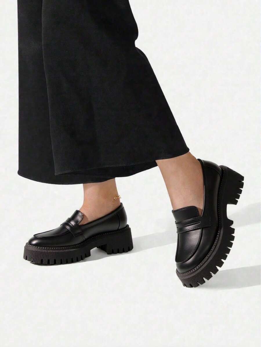 Women Loafers Shoes - Black - View 1