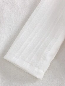 SHEIN 男婴立领短袖衬衫套装（2件套），纽扣设计，贴袋T恤上衣搭配松紧腰短裤，休闲复古宽松舒适套装，夏季新品 - 紅白色 - 查看 6