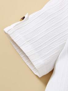 Souflis Souflis 两件套儿童男童校服，包括一件白色短袖衬衫（棕色纽扣，黑色恐龙印花）和一条蓝色束口短裤。舒适休闲，适合日常穿着。 - 白色 - 查看 7