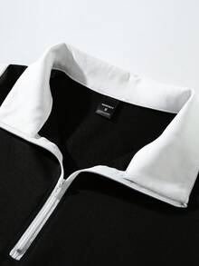 Manfinity EMRG Men's Solid Color Patchwork Front Zipper Letter Graphic Polo Shirt - Black and White - View 7