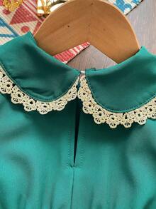 SHEIN 1件女婴彼得潘领蕾丝边泡泡袖高腰可爱休闲复古迷你连衣裙，适合春夏日常穿着或旅行 - 綠色 - 查看 7