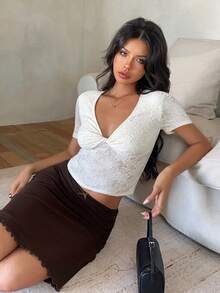 Aloruh 女士假日系列：白色套头短袖上衣；性感低胸修身针织提花露脐上衣；百搭修身短袖蕾丝上衣；适合海滩度假、音乐节和日常穿着。扭结前襟蕾丝上衣 - 米色 - 查看 3