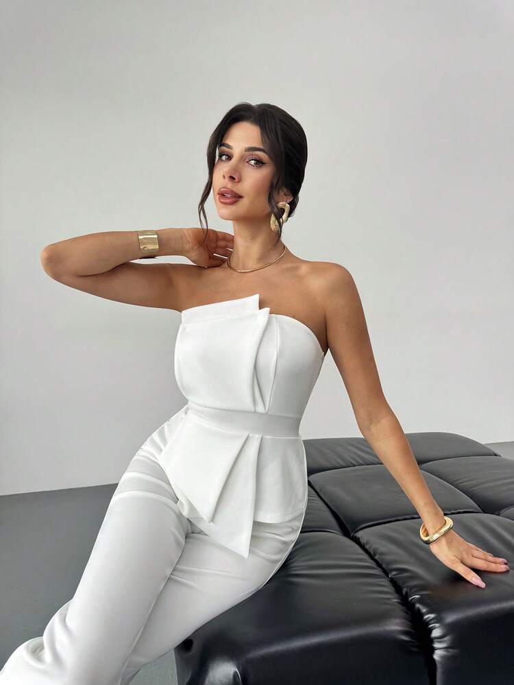 Tuta bianca asimmetrica senza spalline, in vita alta, elegante, raffinata, minimalista, dignitosa, romantica, alla moda, adatta per il pendolarismo, moderna, adatta per occasioni festive, come invitata a un matrimonio, San Valentino, appuntamenti serali - Bianco - Visualizzare 11