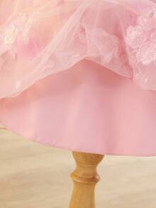 SHEIN Elladie kids Đầm bé gái ngọt ngào, mộng mơ, họa tiết hoa 3D lưới, cổ yếm, thanh lịch, độc đáo, phù hợp cho tiệc tùng, đi chơi và mặc hàng ngày. - Hồng - Xem 8