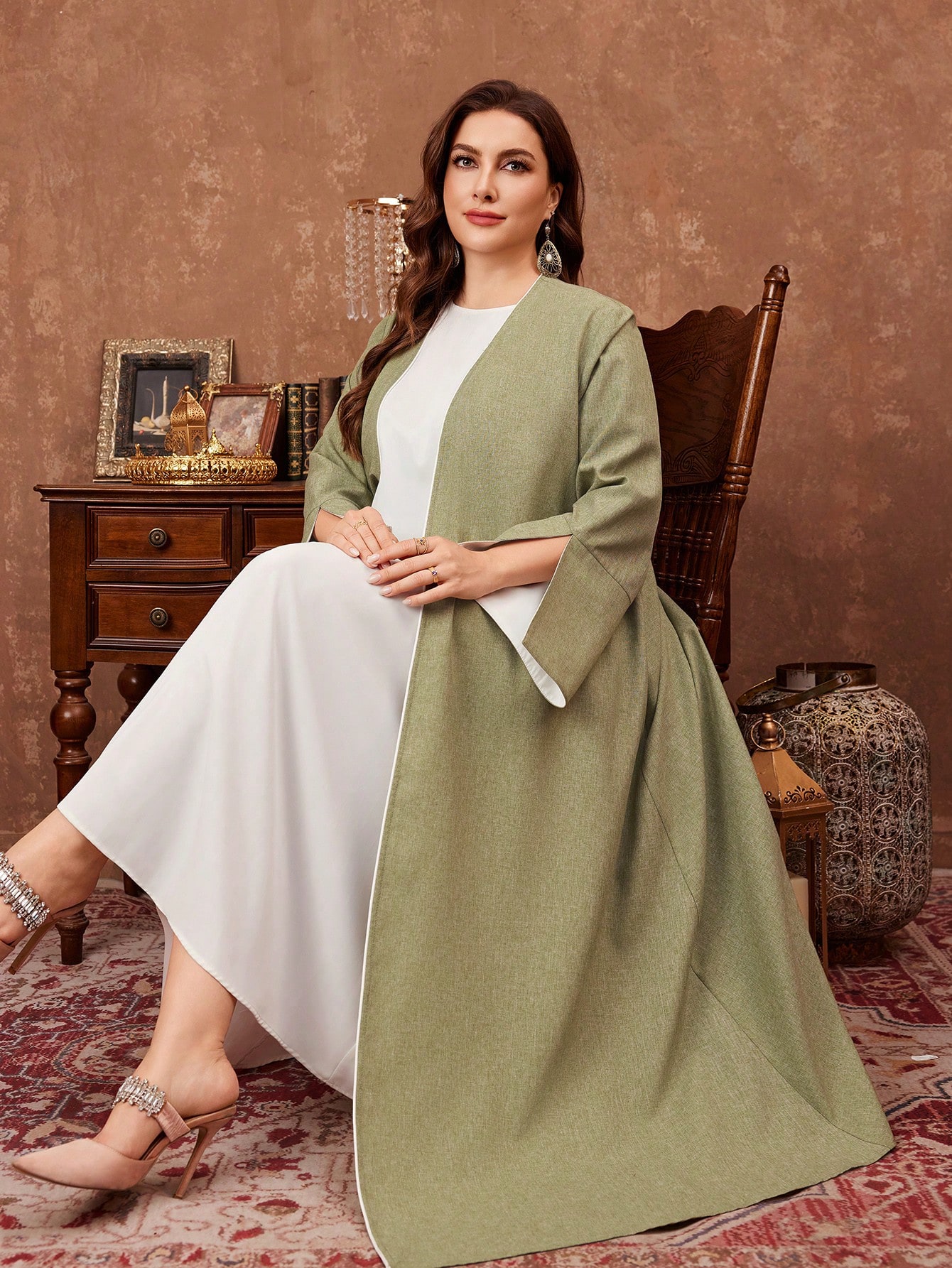 Al Najma عباية طويلة كاجوال بأكمام طويلة ذات لون أ...