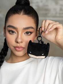 BATMAN X SHEIN 1个可爱毛绒大头吊坠，可作包包挂件、钥匙扣，毛绒挂件，可挂在包包上，适合青少年和成人。 - 黑色 - 查看 2