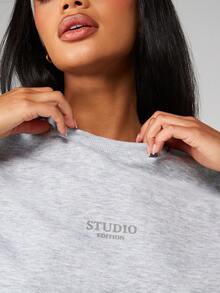 MISSGUIDED Oversized Branded Edition Crop Top Short Sleeve Crew Neck T-Shirt For Casual Everyday Wear Spring Summer - Grey - View 3