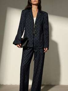 Aveloria Modichic 复古植绒波点垫肩不对称手工纽扣深V领收腰夹克和松紧腰阔腿裤两件套 - 灰色 - 查看 5