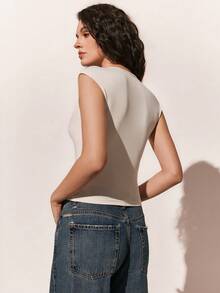 女士褶皱束腰T恤上衣 – 无袖垂褶弹力T恤，轻松打造时尚造型。褶皱束腰上衣、垂褶背心、塑形腰T恤、无袖露脐上衣、简约夏季上衣、优雅白色衬衫、Y2K束腰、时尚休闲上衣、优雅纯色褶皱无袖T恤、夏季度假休闲装。 - 杏色 - 查看 7