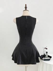 Elamini Women's Black Striped A-Line Flared Short V-Neck Sleeveless Dress, Suitable For Outings, Commuting, Office, Business, Casual, Fashionable Street Style, Autumn - Black - View 2