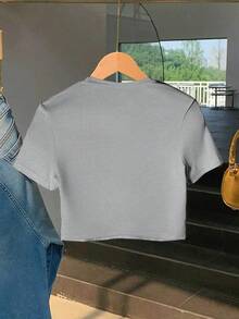 Silver Lip Print Casual Slim Fit Cropped Round Neck T-Shirt - Grey - View 2