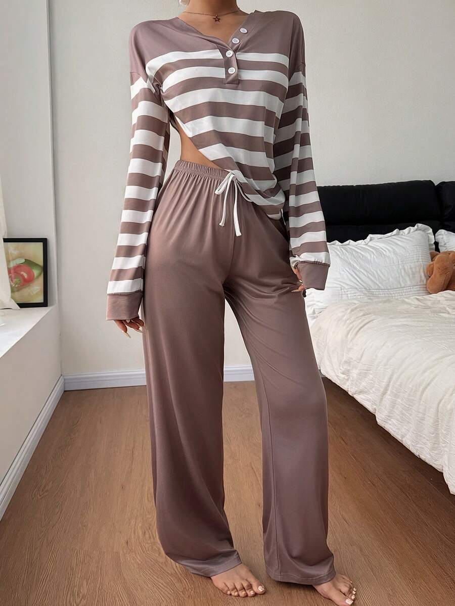 SHEIN Conjunto de pijama casual de mujer con cuello en V y estampado de rayas de manga larga - Caqui - Ver 1