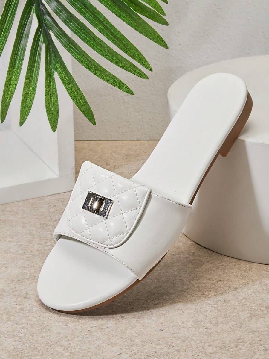 SHUZIA Sandalias deslizantes blancas de cuero vegano acolchadas con decoración dorada de casillero - Elegantes, con textura y eternamente elegantes. Día de San Valentín - Blanco - Ver 1