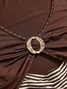 ROMWE Grunge Punk Áo thun tay ngắn cổ chữ V kẻ sọc phối màu phong cách Y2K cổ điển - Cà phê nâu - Xem 3