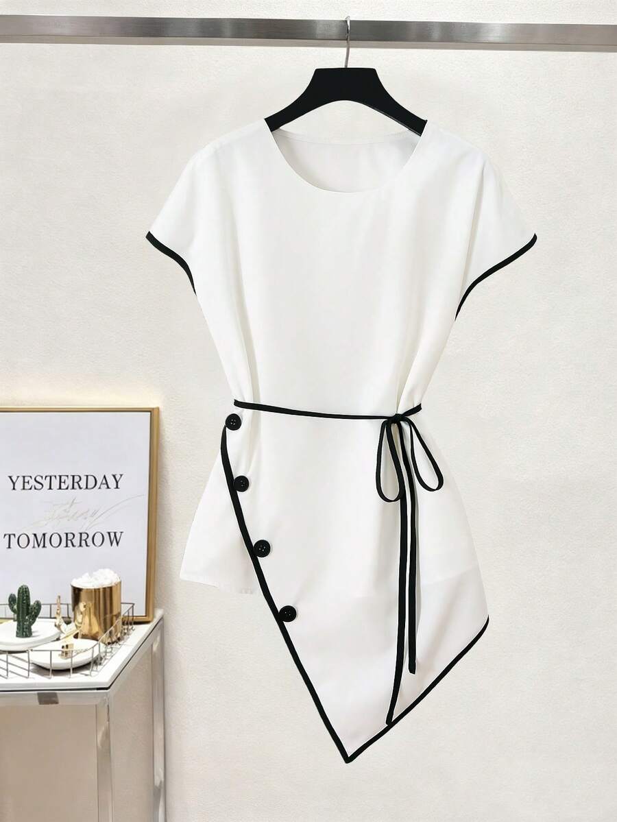 GlowEve 女士优雅衬衫，不对称下摆，撞色圆领 - 黑與白 - 查看 1