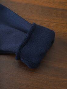 SHEIN 男婴字母印花连帽卫衣和松紧腰字母印花裤两件套，适合外出、休闲穿着，秋冬季节，男婴套装，灰色卫衣套装 - 藍色 - 查看 8