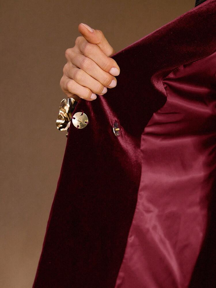 WOMEN'S VELVET METAL BUTTON BLAZER