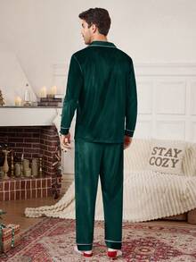 CoupledUp 男士纯色丝绒纽扣长袖睡衣套装 - 墨綠色 - 查看 2