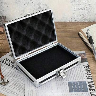 1 stuk afsluitbare aluminium doos - Zwarte multifunctionele veiligheidsdoos voor sieraden, contant geld, munten, bankpassen en sleutels - Draagbare, verborgen veiligheidsdoos voor thuis, kantoor en op reis - Compact ontwerp, stevige constructie, hoogwaardig metaal, discrete beveiliging, sieradendoos ontworpen voor veilige gebruikers