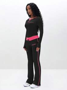 BABYPHAT 罗纹喇叭裤，配以亮粉色撞色腰带和侧边条纹刺绣文字，休闲家居裤 - 黑色 - 查看 3