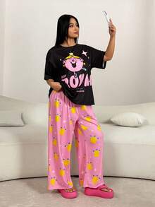 Mr Men Little Miss X SHEIN طقم بيجامة مكون من ملابس علوية فضفاضة ذات كتف منخفض مع رسومات كرتونية جميلة وبنطلون مقاس كبير