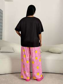 Mr Men Little Miss X SHEIN طقم بيجامة مكون من ملابس علوية فضفاضة ذات كتف منخفض مع رسومات كرتونية جميلة وبنطلون مقاس كبير