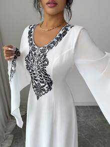 Elenzga Chic Women's White Fabric Long Dress With Geometric Pattern V-Neck And Elegant Cloak Sleeves - White - View 3