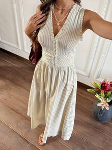Serisse 女士条纹荷叶边V领纽扣设计无袖休闲中长连衣裙，法式夏季度假杏色条纹修身纽扣V领无袖长裙，完美适合夏季通勤/度假外出。奶油色连衣裙，夏季中长连衣裙，休闲吊带裙，法式连衣裙，野餐连衣裙，女士休闲连衣裙，度假连衣裙，夏季度假装，女士优雅连衣裙，沙滩连衣裙，情人节连衣裙，夏季连衣裙，女士夏季装扮 - 杏色 - 查看 7