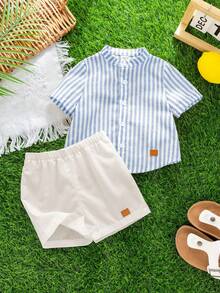 SHEIN 2件套男童休闲舒适百搭条纹立领短袖衬衫和短裤套装 - 淺藍色 - 查看 8
