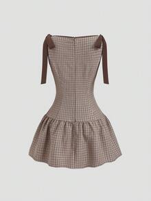 Sweetra 新款复古法式格纹蝴蝶结撞色肩带优雅OL通勤日常迷你连衣裙，适合女性，春季款 - 棕色 - 查看 2