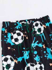 SHEIN Bộ đồ ngủ gồm 2 chiếc áo thun dài tay cổ tròn in họa tiết bóng đá phát sáng trong bóng tối và quần ngủ Pijama cho bé trai, mềm mại và thoải mái - màu xanh lá - Xem 5