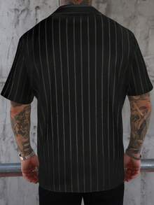 Manfinity Homme 男士条纹 Polo 领单排扣休闲通勤短袖衬衫 男士复古衬衫 男士条纹衬衫 街头风男士衬衫 男士短袖衬衫 男士衬衫 - 黑色 - 查看 2