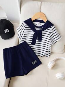 SHEIN 3件套男/女婴夏季可爱条纹短袖上衣、松紧腰短裤、披肩三件套，适合生日派对、晚宴、演出、婚礼、满月、洗礼、一周岁生日庆祝、迎婴派对等场合。