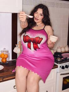 SHEIN Gaun Tidur Camisole Wanita Ukuran Besar dengan Motif Pita dan Hiasan Rumbai - Hot Pink - View 6